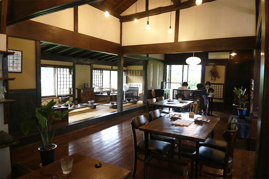 薪窯焼きピザと料理の店「maru修善寺」